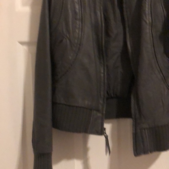 Jacket - Picture 4 of 6